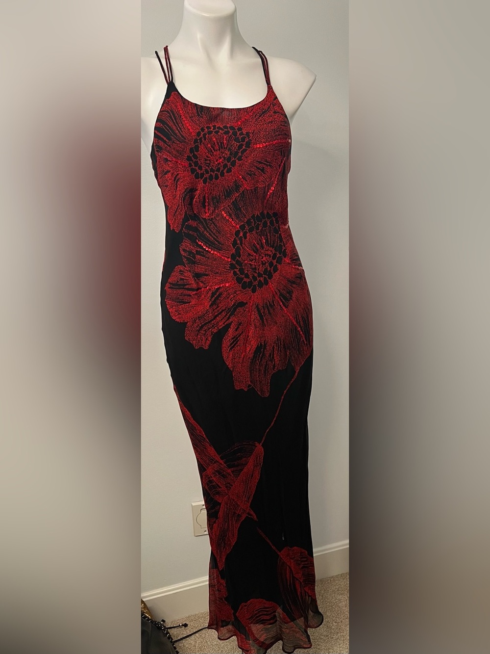 Raiment Fashions Black Red Floral Sequin Maxi Dress Strappy Back Size S NWT